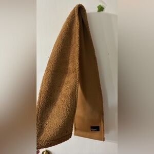 Lululemon Scarf (NEW)